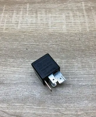 Audi A4 S4 B5 8D Other relay 3D0951253A V23134B59X418 433