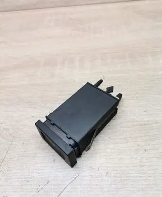 Volkswagen PASSAT B5 Windscreen/window heater switch 3B0959621B
