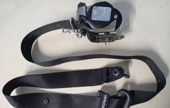 Ford Mondeo MK IV Front seatbelt 6G9N61294AFW