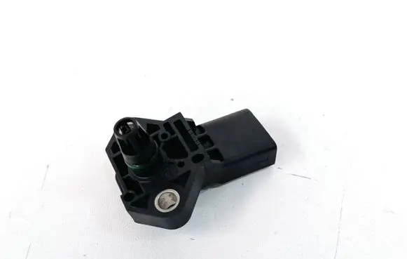 Volkswagen Jetta VI Air pressure sensor 03G906051E 0281002977