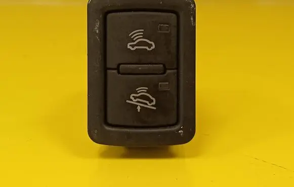 Audi A3 S3 8L Alarm switch 4F0962109