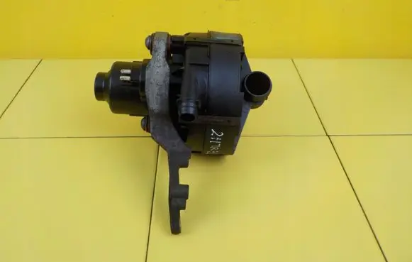 Mercedes-Benz CLK A209 C209 Other engine bay part A0001405185 2HTR39