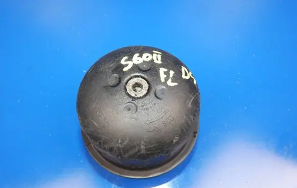 Volvo S60 Oil filter cover 31321084