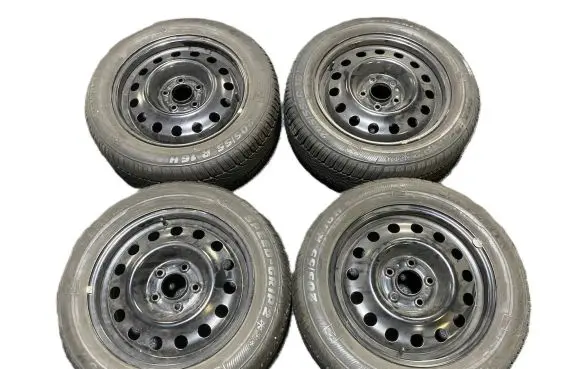 Hyundai i30 R16 steel rim KBA43738