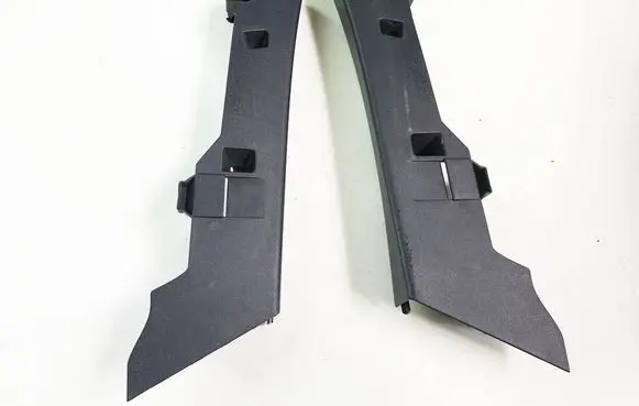 Volvo V50 Foot area side trim 
