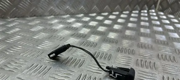 Windshield washer spray nozzle