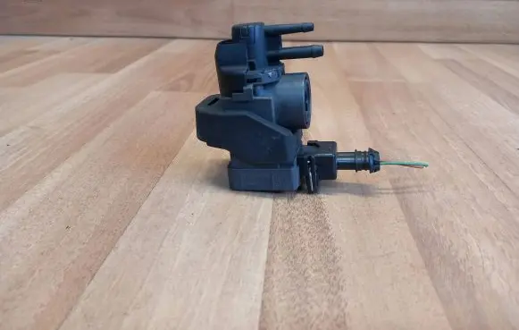 Renault Espace IV Turbo solenoid valve 149566215R