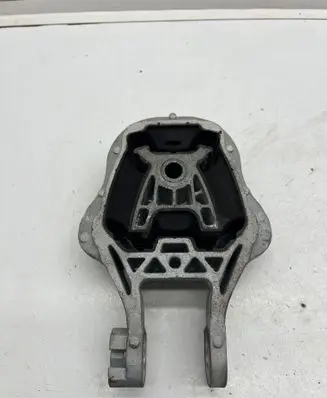 Engine mount bracket
