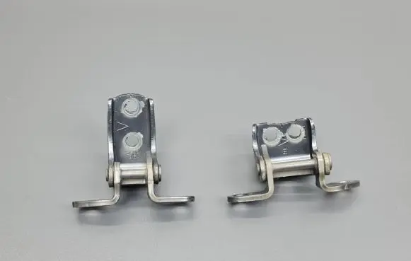 Rear door hinge set