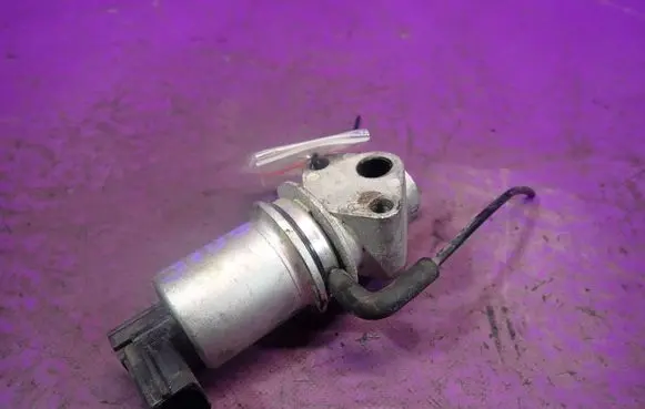 Volkswagen Golf IV EGR valve 