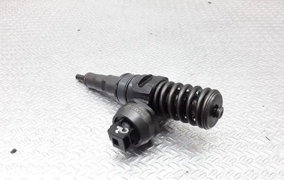 Audi A4 S4 B6 8E 8H Fuel injector 038130073BA