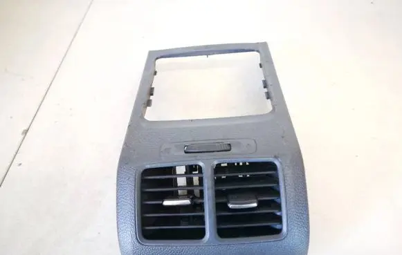 Volkswagen Golf V Dash center air vent grill