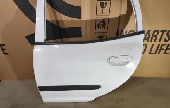 KIA Picanto Rear door 