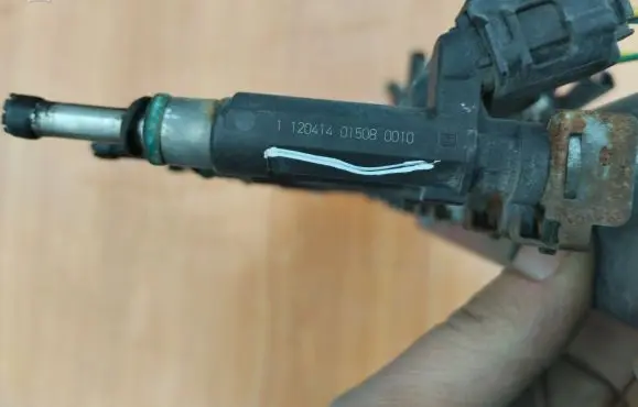Nissan Juke I F15 Fuel injector 166001KT0A