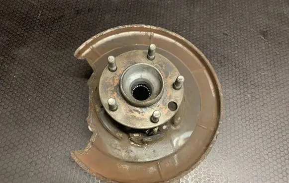 Jaguar XJ X300 Rear wheel hub