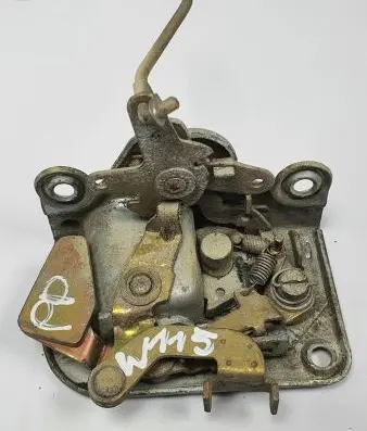 Mercedes-Benz COMPAKT W115 Front door lock