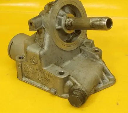 Audi A4 S4 B7 8E 8H Oil filter mounting bracket 06A115417