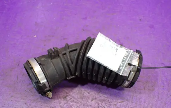 Dacia Sandero Air intake hose/pipe 165758885R