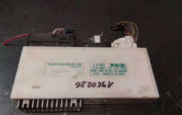 BMW 5 E39 Comfort/convenience module 8381963 61358381963