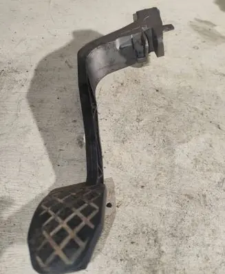 Audi A6 S6 C5 4B Clutch pedal 8d1721316g