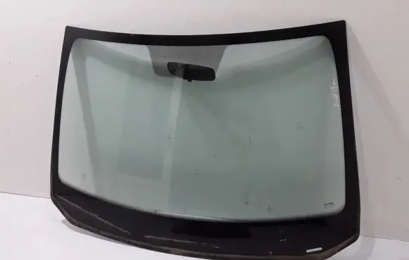 Dacia Duster II Front windscreen/windshield window 727120948R