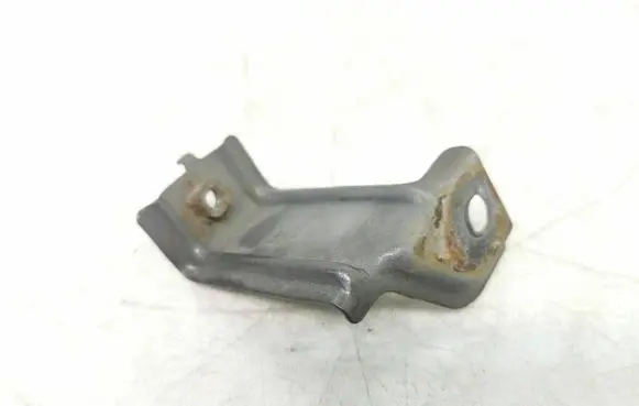 Honda CR-V Fender mounting bracket