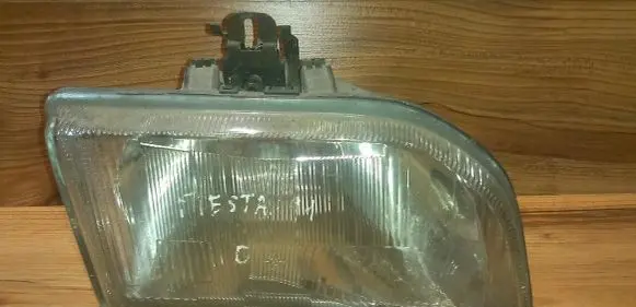 Ford Fiesta Headlight/headlamp 0020073