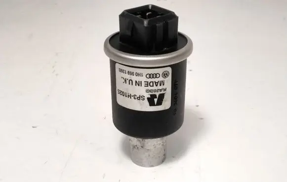 Skoda Octavia Mk1 (1U) Air conditioning (A/C) pressure sensor 1H0959139B SP3H1025