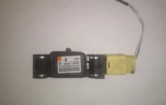 Suzuki Grand Vitara II Airbag deployment crash/impact sensor 3893065J30