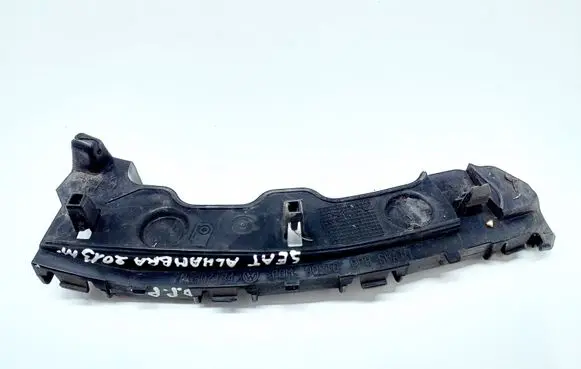 Front bumper mounting bracket