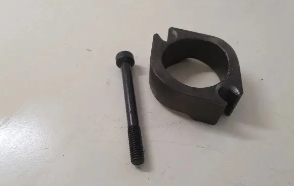 Subaru Outback Fuel Injector clamp holder