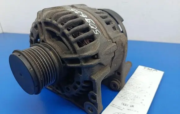 Volkswagen Polo Generator/alternator 038903023L