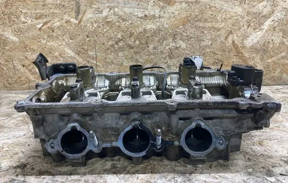 Nissan 350Z Engine head L8J111L