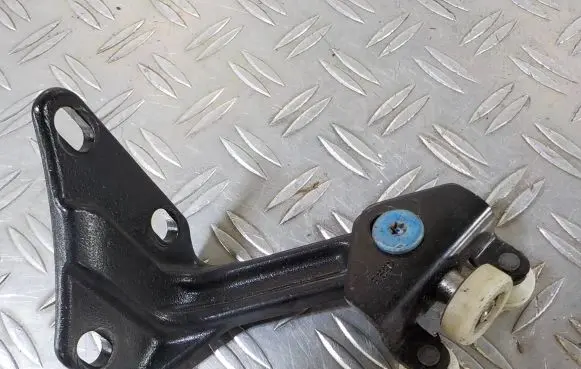 Mercedes-Benz Sprinter W906 Sliding door upper roller guide/hinge A9067600147 09013441