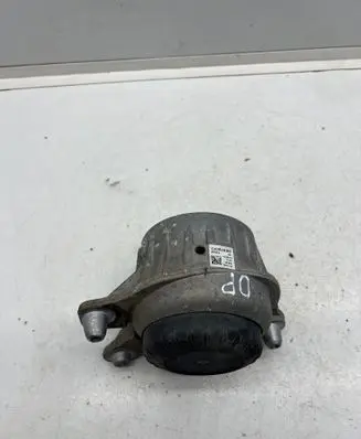 Mercedes-Benz C W205 Engine mount bracket A2052406917 ZGS003