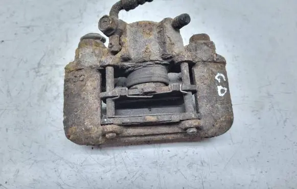 Toyota RAV 4 (XA20) Rear brake caliper