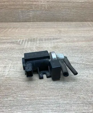 Opel Corsa C Turbo solenoid valve 72190338 8972183310