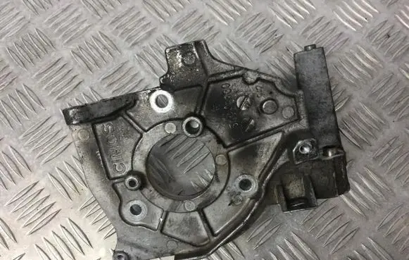 Peugeot 207 Engine mounting bracket 9654959880