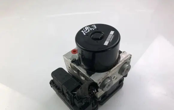 Volvo V70 ABS Pump 31261142