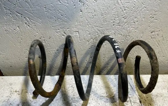BMW 5 E39 Front coil spring