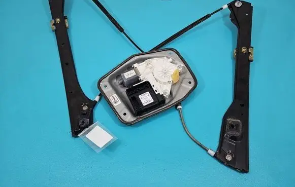 Front door window regulator with motor