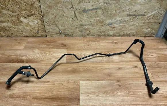 Volkswagen PASSAT B5 Vacuum line/pipe/hose 058133784Q