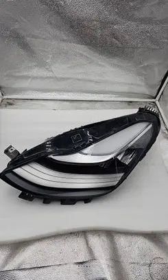 Tesla Model 3 Headlight/headlamp 107737500C