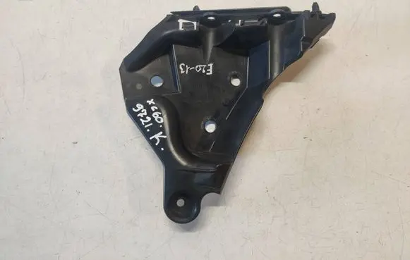 Front bumper mounting bracket