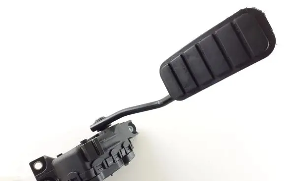 Opel Movano A Accelerator throttle pedal 7700314525