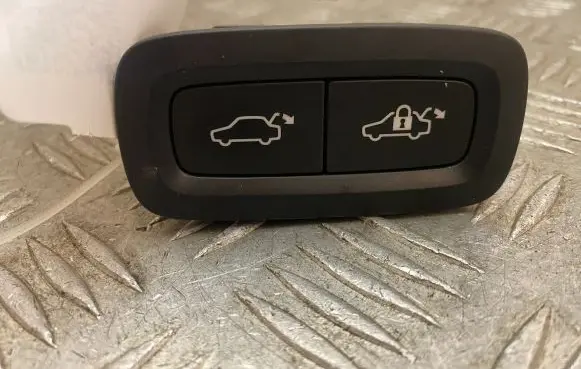 Volvo XC90 Tailgate opening switch 