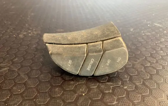 Chrysler Voyager Steering wheel buttons/switches 04760353AD
