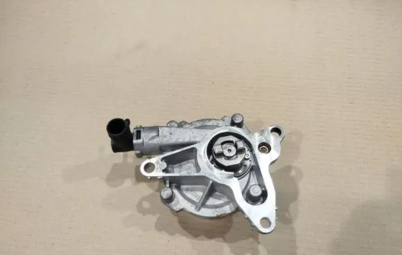 Renault Trafic III (X82) Vacuum pump 146503393R