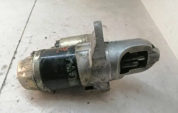 Subaru Impreza II Starter motor 23300AA450 M000T30471