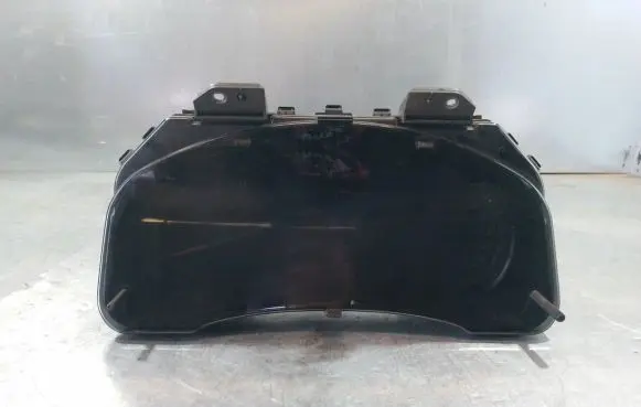 Toyota Avensis T270 Speedometer (instrument cluster)